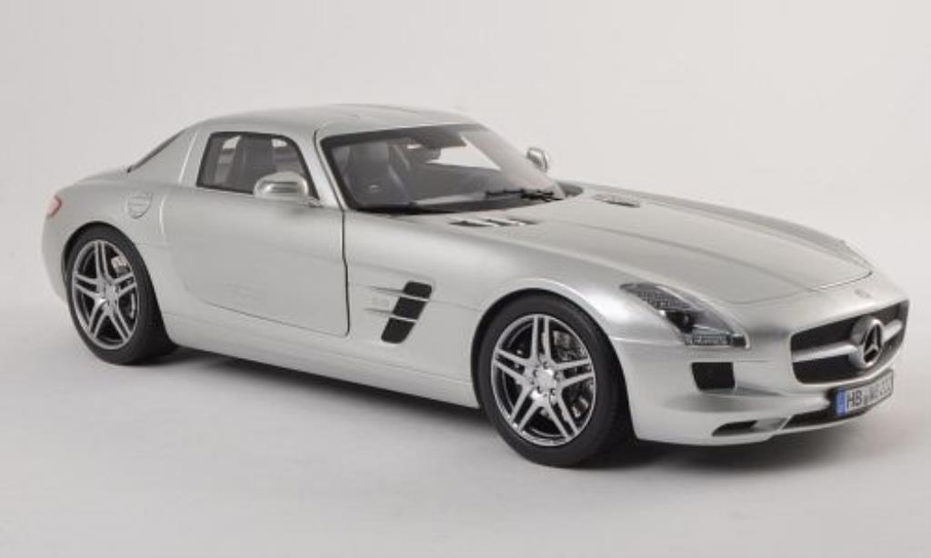 Mercedes SLS 1/18 Norev AMG Coupe (C197) grijs 2010 modelauto