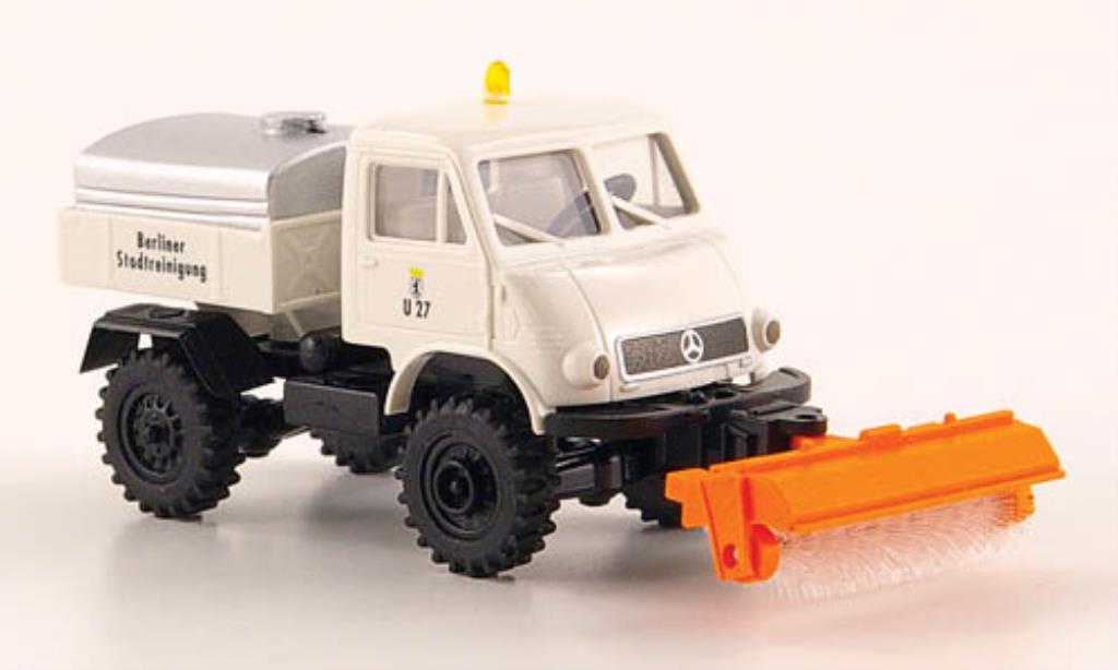 Mercedes Unimog 1/87 Brekina 402 BSR u 27 mit Frontkehrer und Tank modelauto