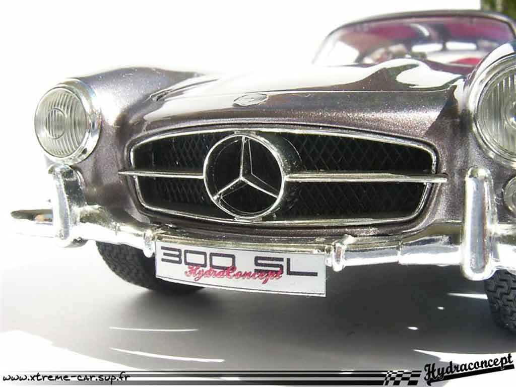 Mercedes 300 SL 1/18 Burago SL finition interieure et exterieure modelauto