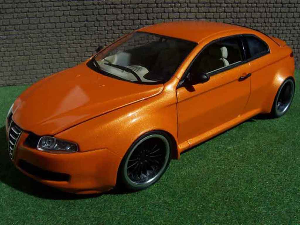 Alfa Romeo GT 1/18 Welly kit large oranje mecanique mtk18 modelauto