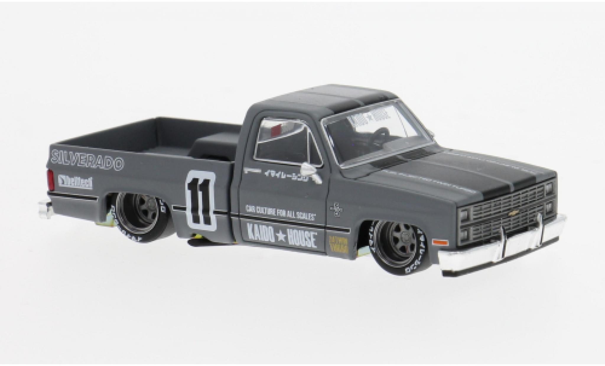 Chevrolet Silverado 1/64 Mini GT grijs 1980 1:64 modelauto