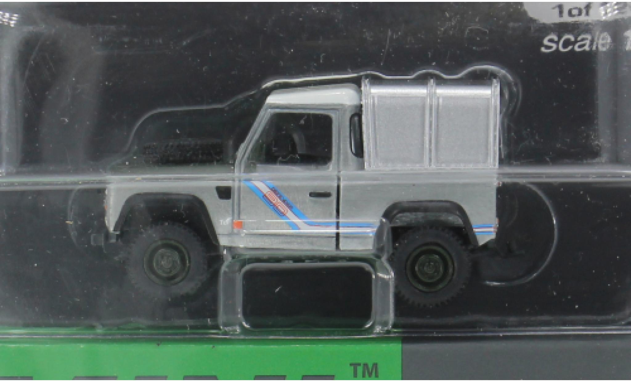Land Rover Defender 1/64 Mini GT 90 Pick Up groen 1:64 modelauto