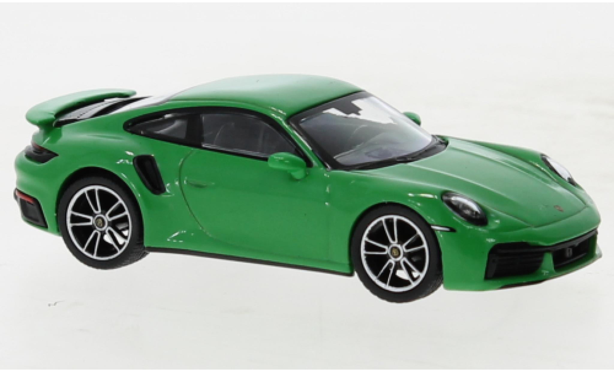 Porsche 992 Turbo s 1/64 Mini GT 911  Turbo S groen modelauto