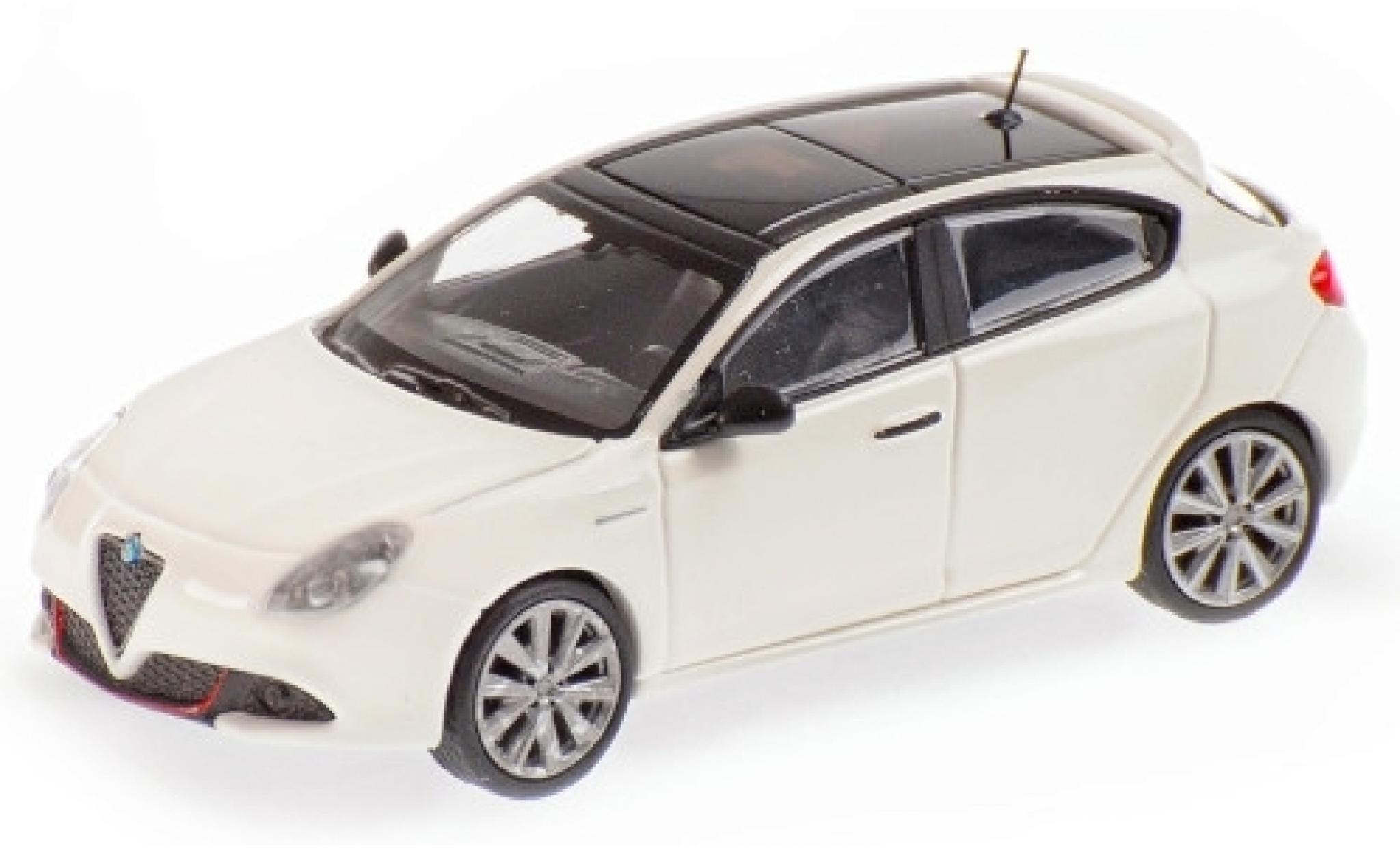 Alfa Romeo Giulietta 1/87 Minichamps Veloce wit 2017 modelauto