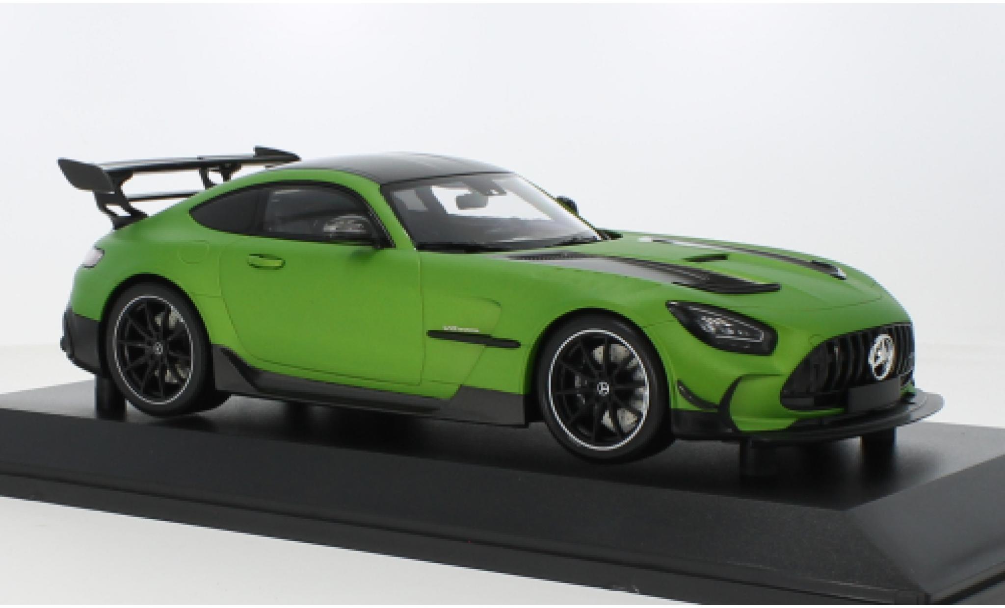 Mercedes AMG GT 1/18 Minichamps Black Series mattgroen 2020 modelauto