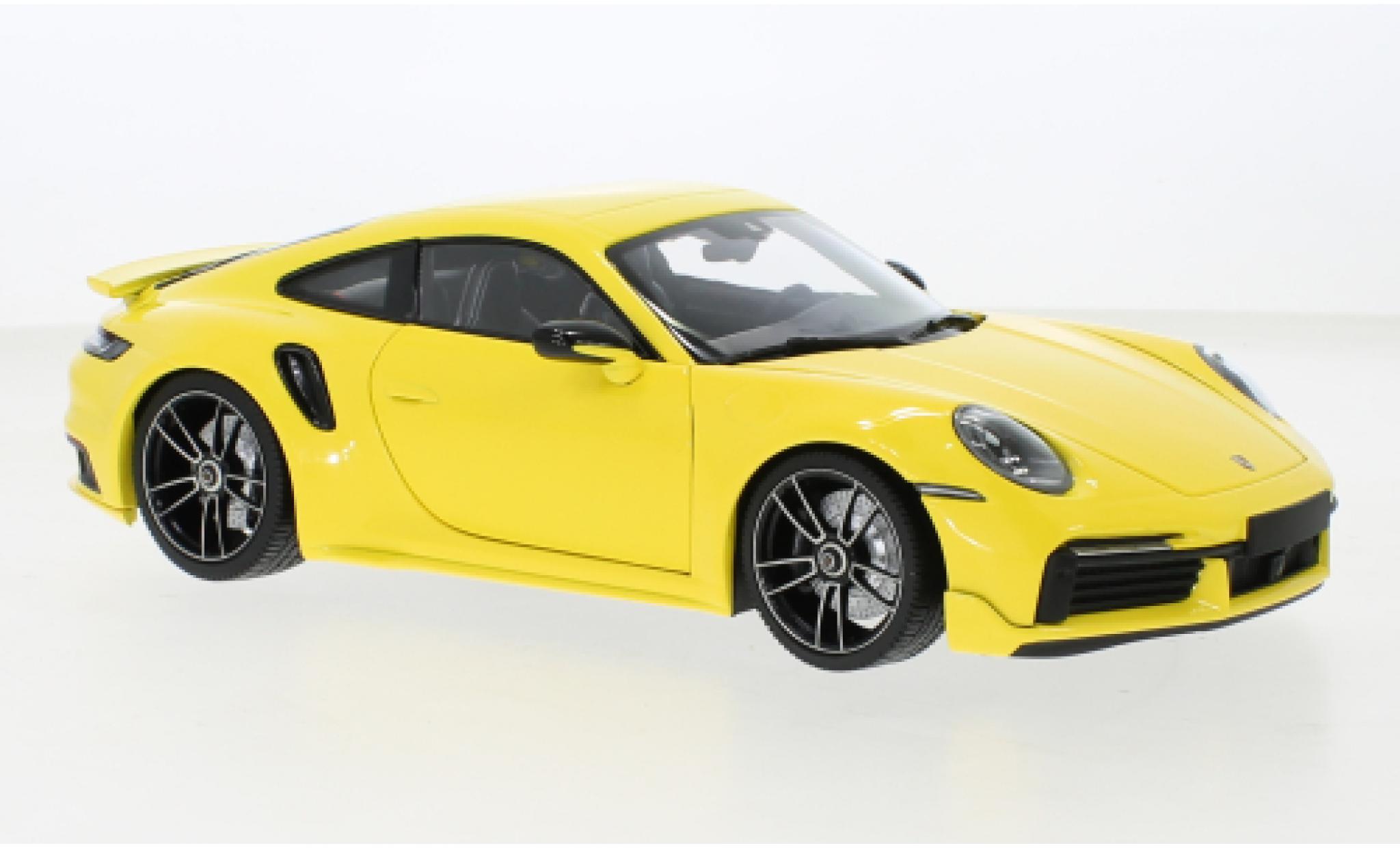 Porsche 992 Turbo s 1/18 Minichamps 911  Turbo S Sport Design geel 2021 modelauto