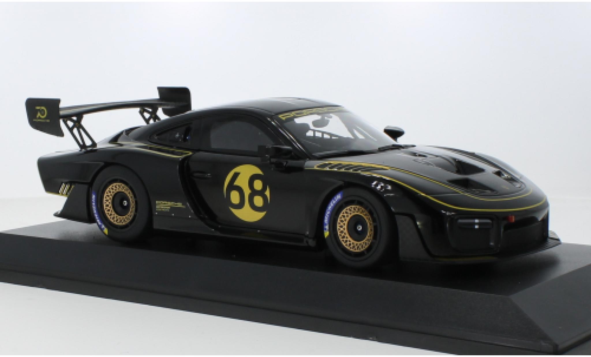 Porsche 935 1/18 Minichamps /19 zwart/dor&eacute; 2020 modelauto