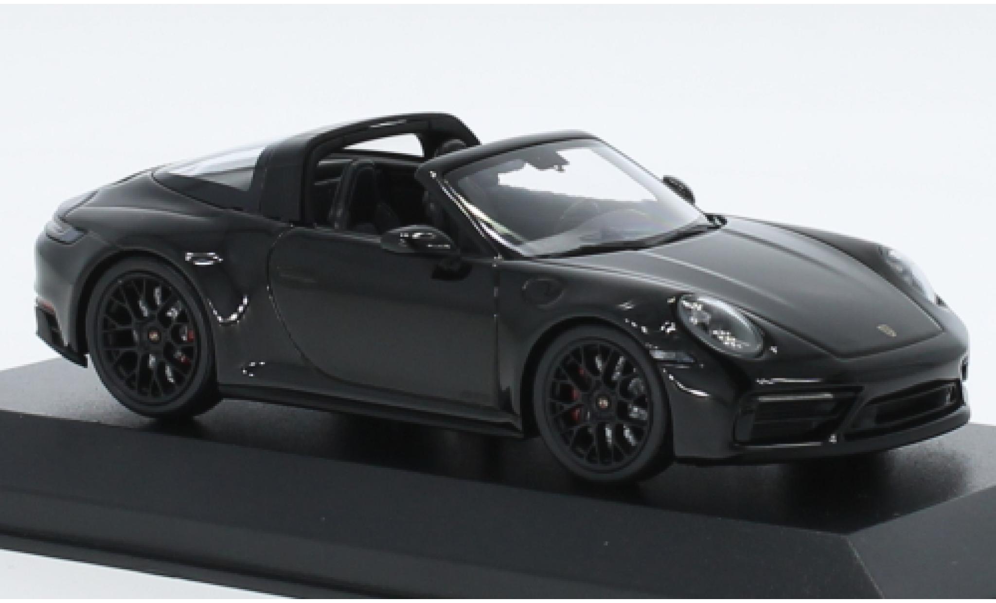 Porsche 992 Targa 1/43 Minichamps 911  4 GTS zwart 2021 1:43 modelauto
