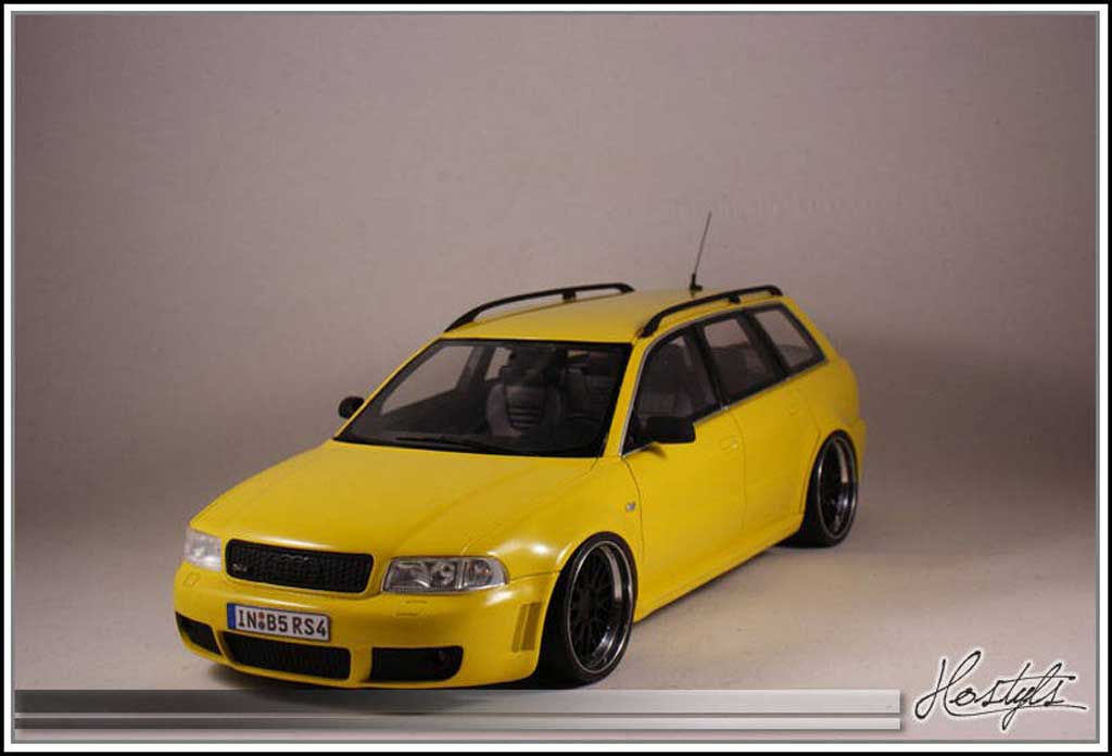 Audi RS4 avant B5 zwart and Yellow 1/18 Ottomobile