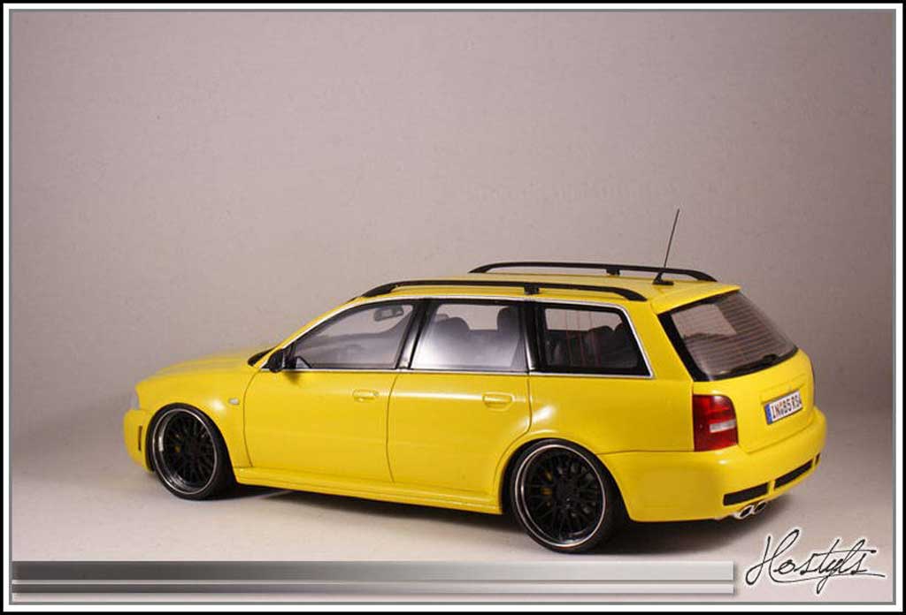 Audi RS4 avant B5 zwart and Yellow 1/18 Ottomobile