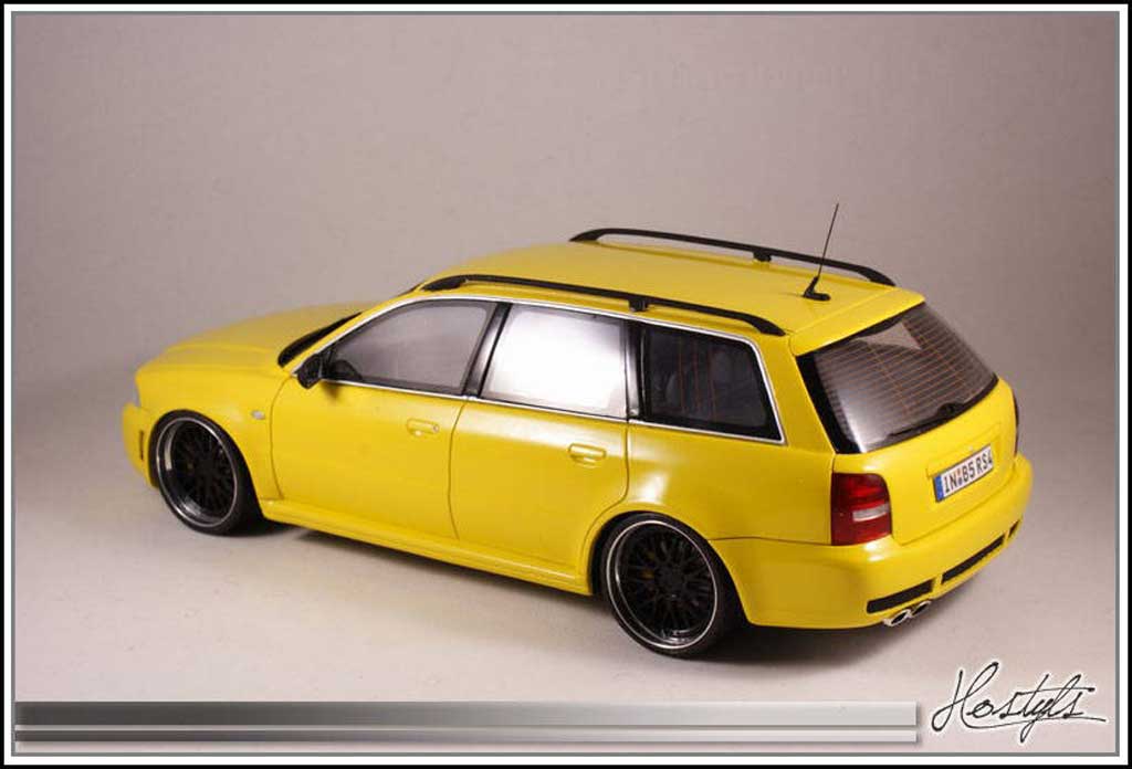 Audi RS4 avant B5 zwart and Yellow 1/18 Ottomobile