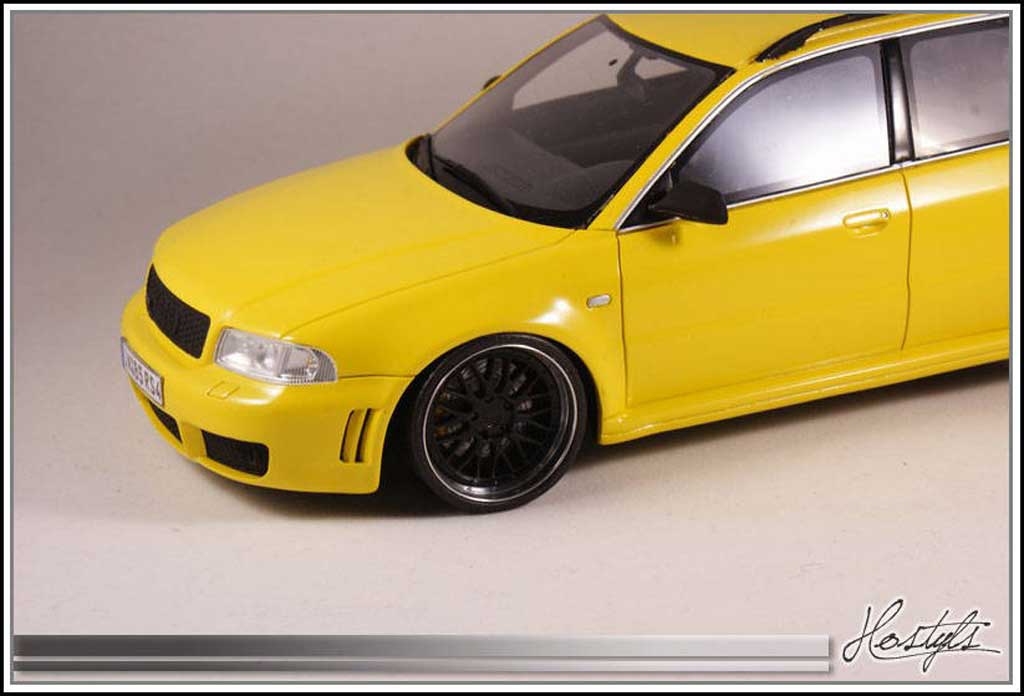 Audi RS4 avant B5 zwart and Yellow 1/18 Ottomobile