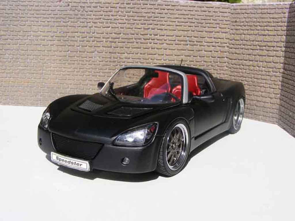 Opel Speedster Base zwart blackhawk 1/18 Welly