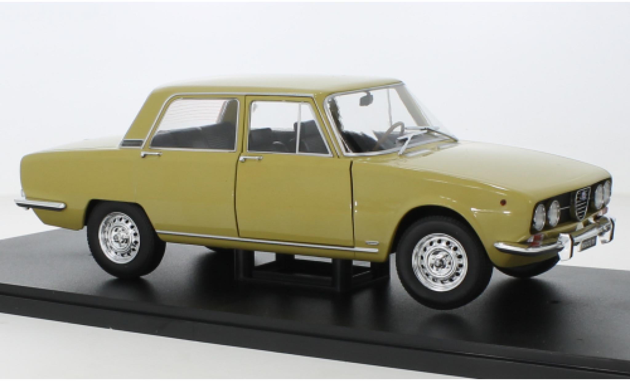 Alfa Romeo 2000 1/18 Mitica Berlina geel 1971 modelauto