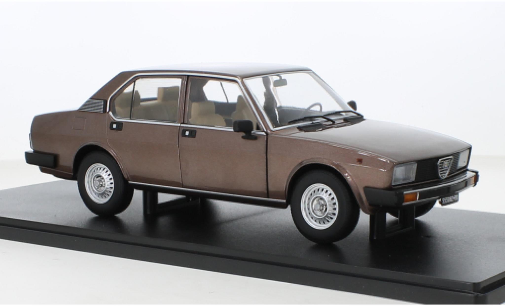 Alfa Romeo Alfetta 1/18 Mitica Berlina 2000 TD metallic bruin 1979 modelauto