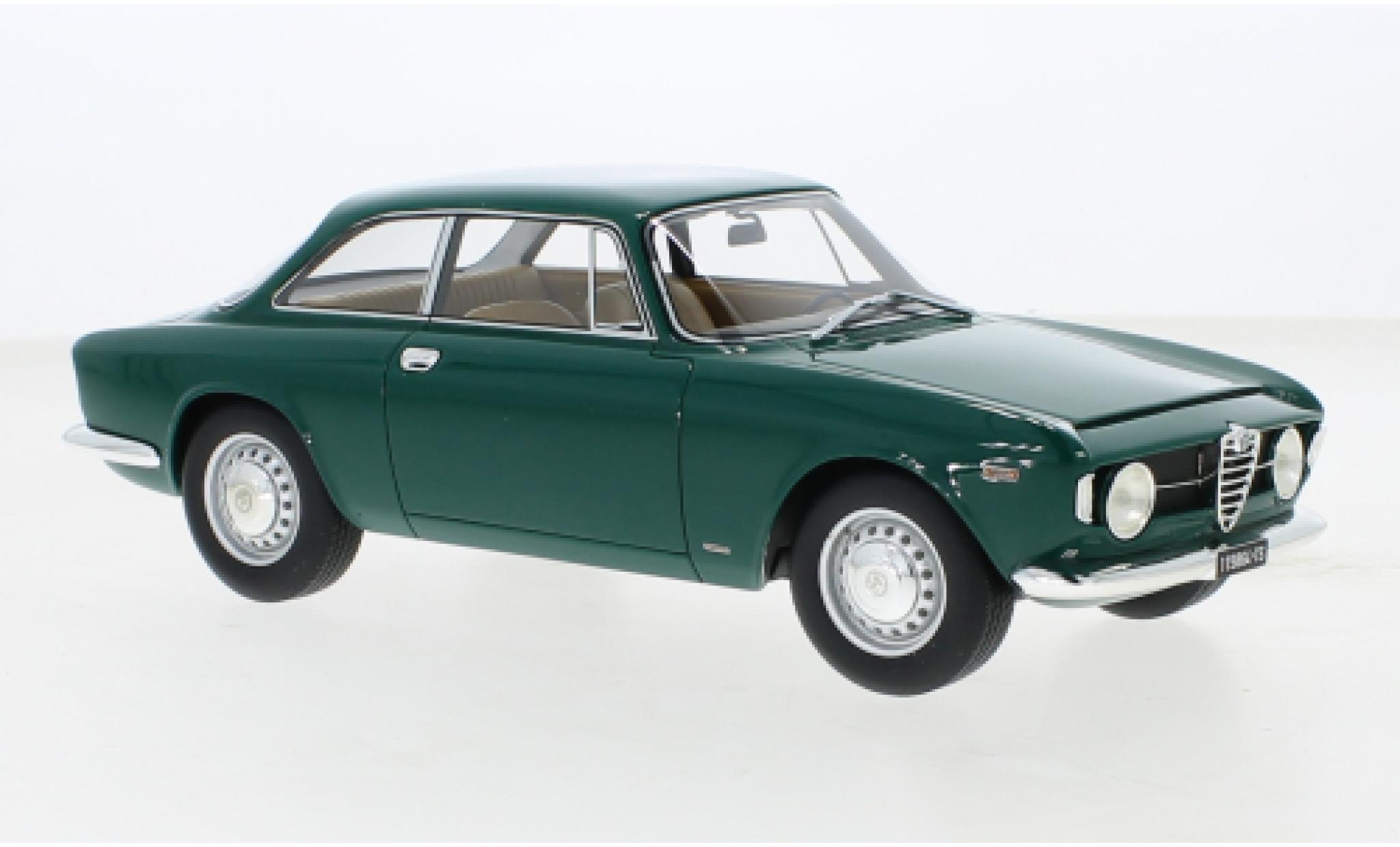 Alfa Romeo Giulia 1/18 Mitica GT 1300 Junior groen 1968 modelauto