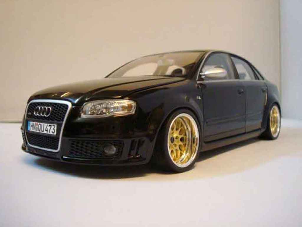 Audi RS4 1/18 Minichamps zwart jantes bbs modelauto