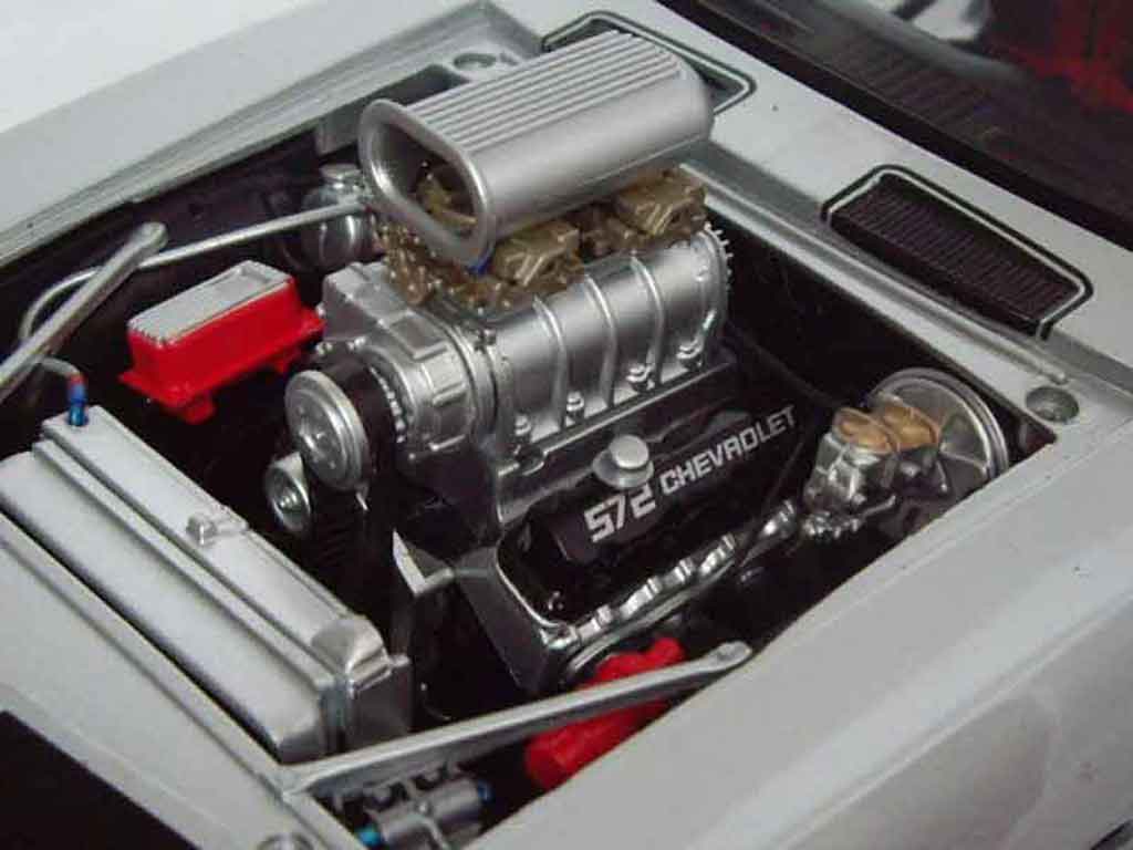 Chevrolet Camaro Z28 drag racing 1/18 GMP