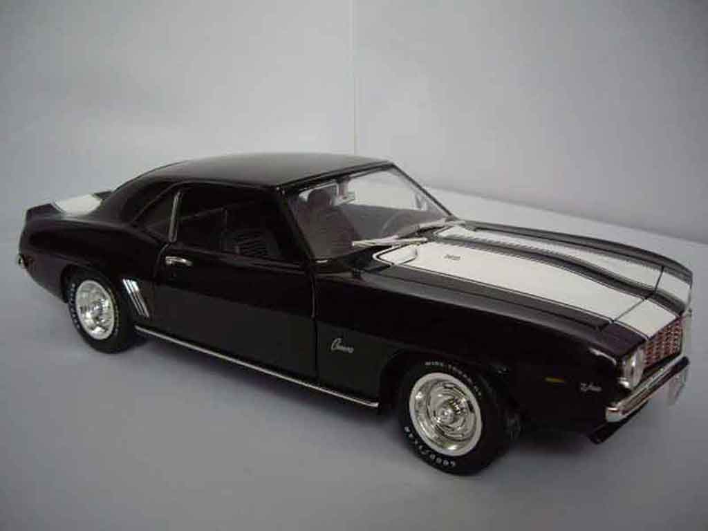 Chevrolet Camaro Z28 zwart bandes wits 1969 1/18 Ertl