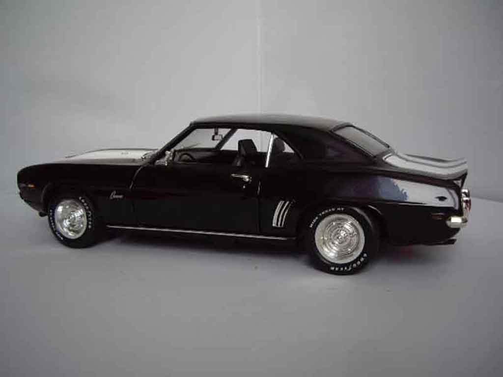 Chevrolet Camaro Z28 zwart bandes wits 1969 1/18 Ertl