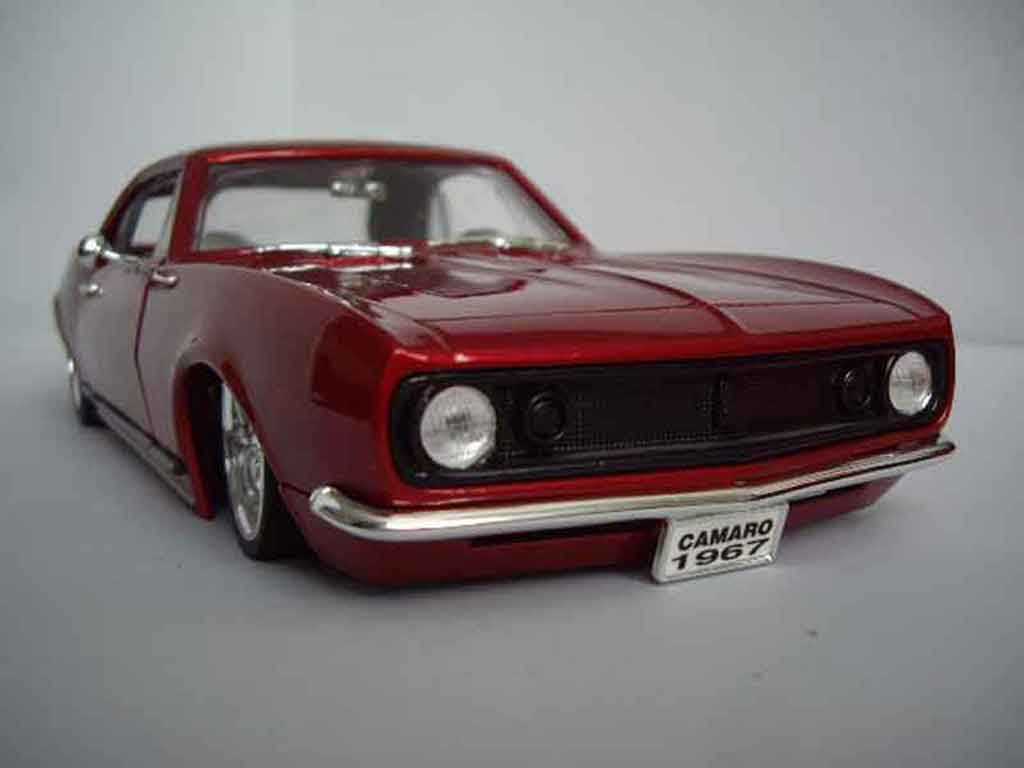 Chevrolet Camaro Z28 1/18 Ertl Z28 street racer rood 1967 modelauto