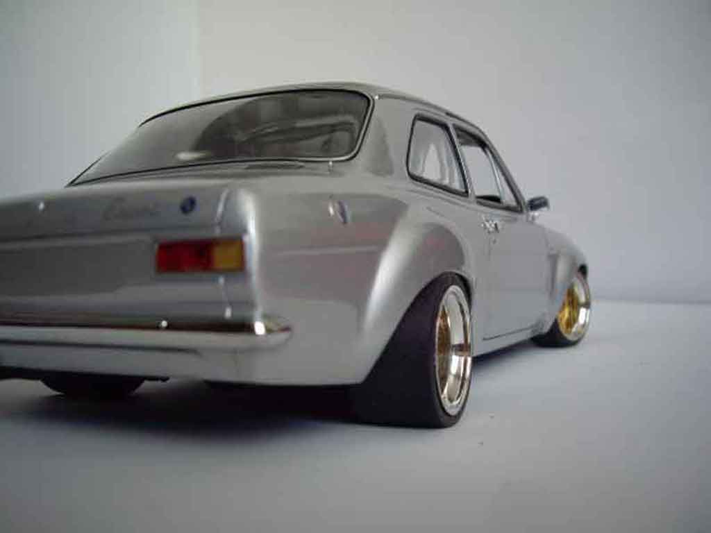Ford RS 1600 Rally grijs jantes nid dabeilles 1/18 Minichamps