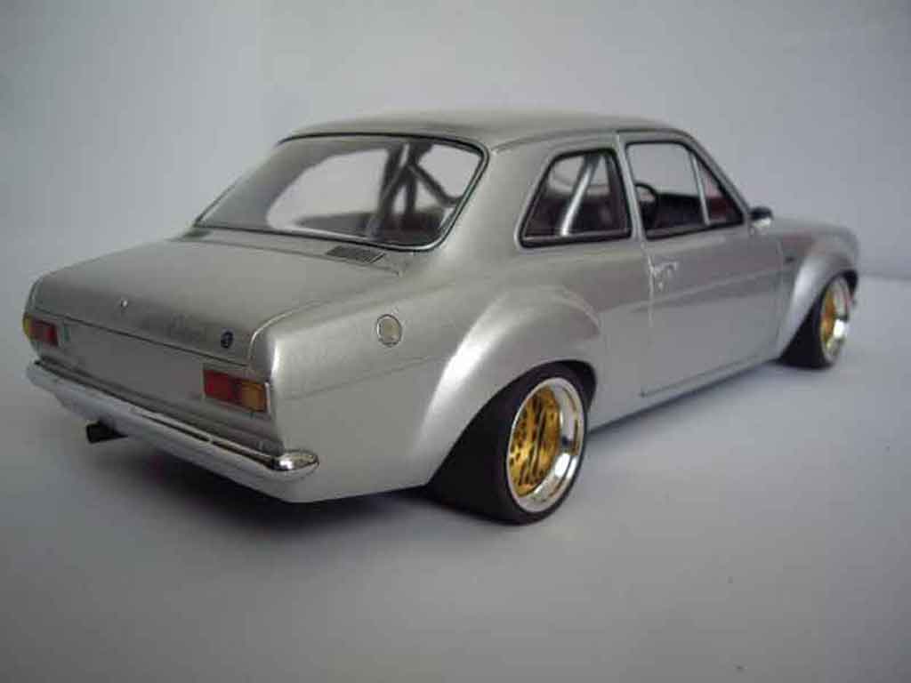 Ford RS 1600 Rally grijs jantes nid dabeilles 1/18 Minichamps