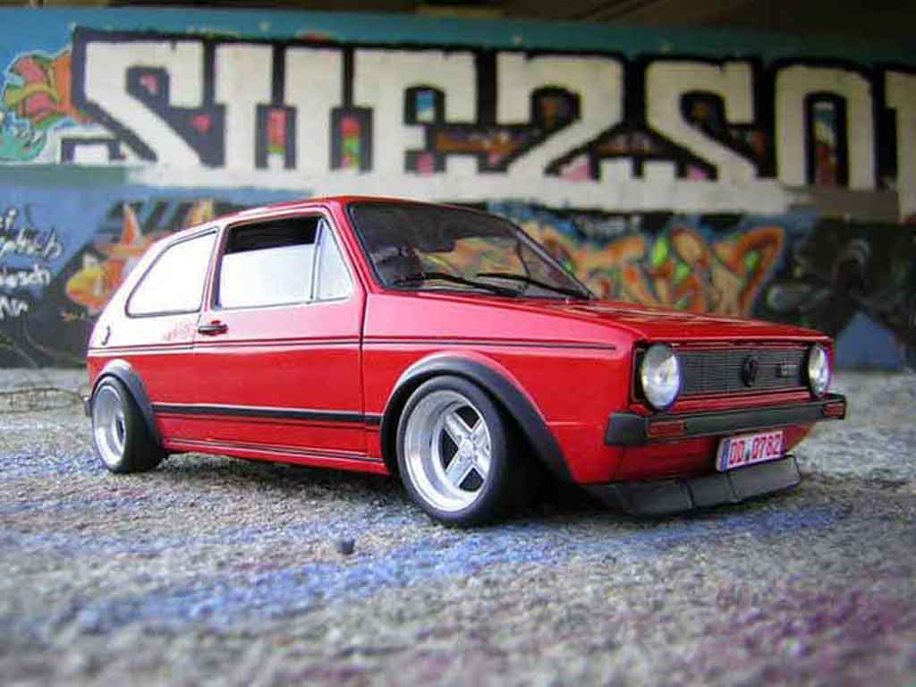 Volkswagen Golf 1 GTI 1/18 Solido rouge 1 GTI jantes 13 pouces modelauto