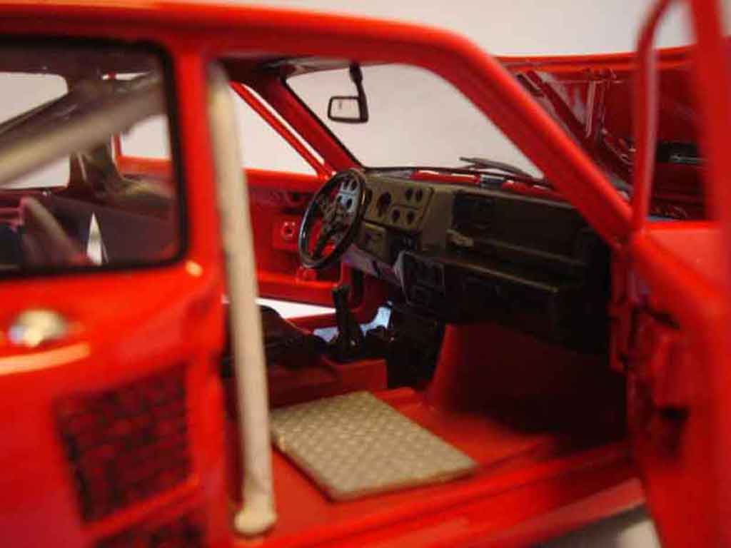 Renault 5 Turbo 2 rood rallye 1/18 Universal Hobbies