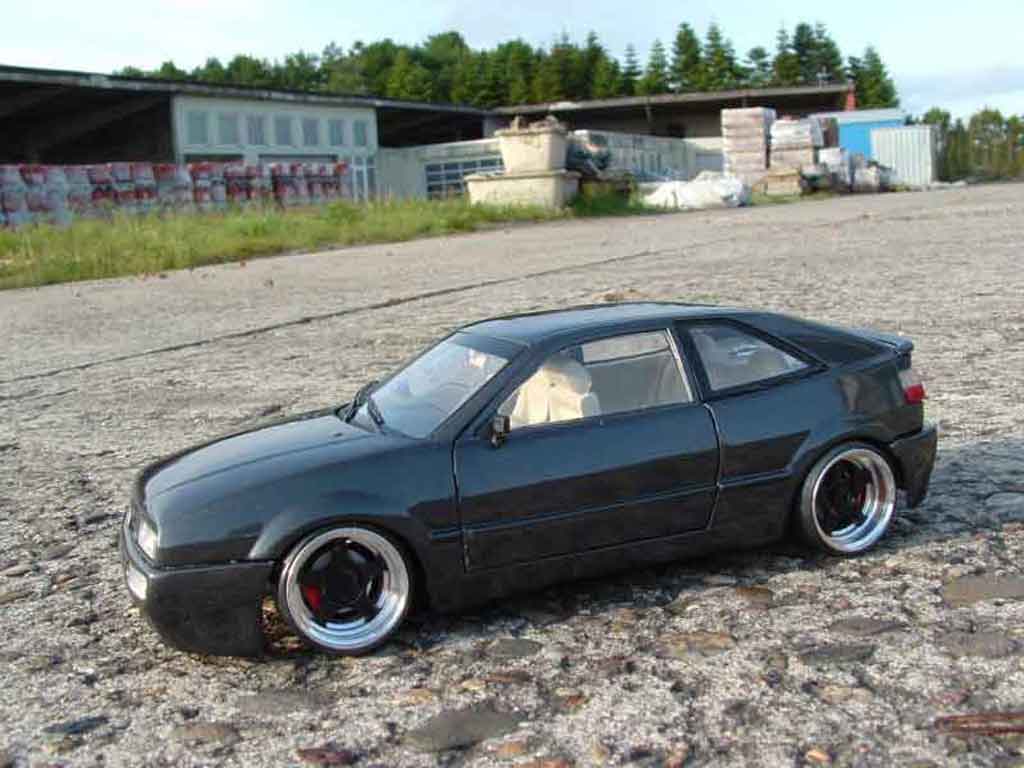 Volkswagen Corrado VR6 jantes bords larges 1/18 Revell