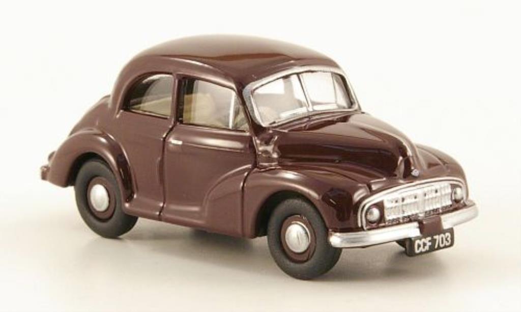 Morris Minor 1/76 Oxford Saloon rood modelauto