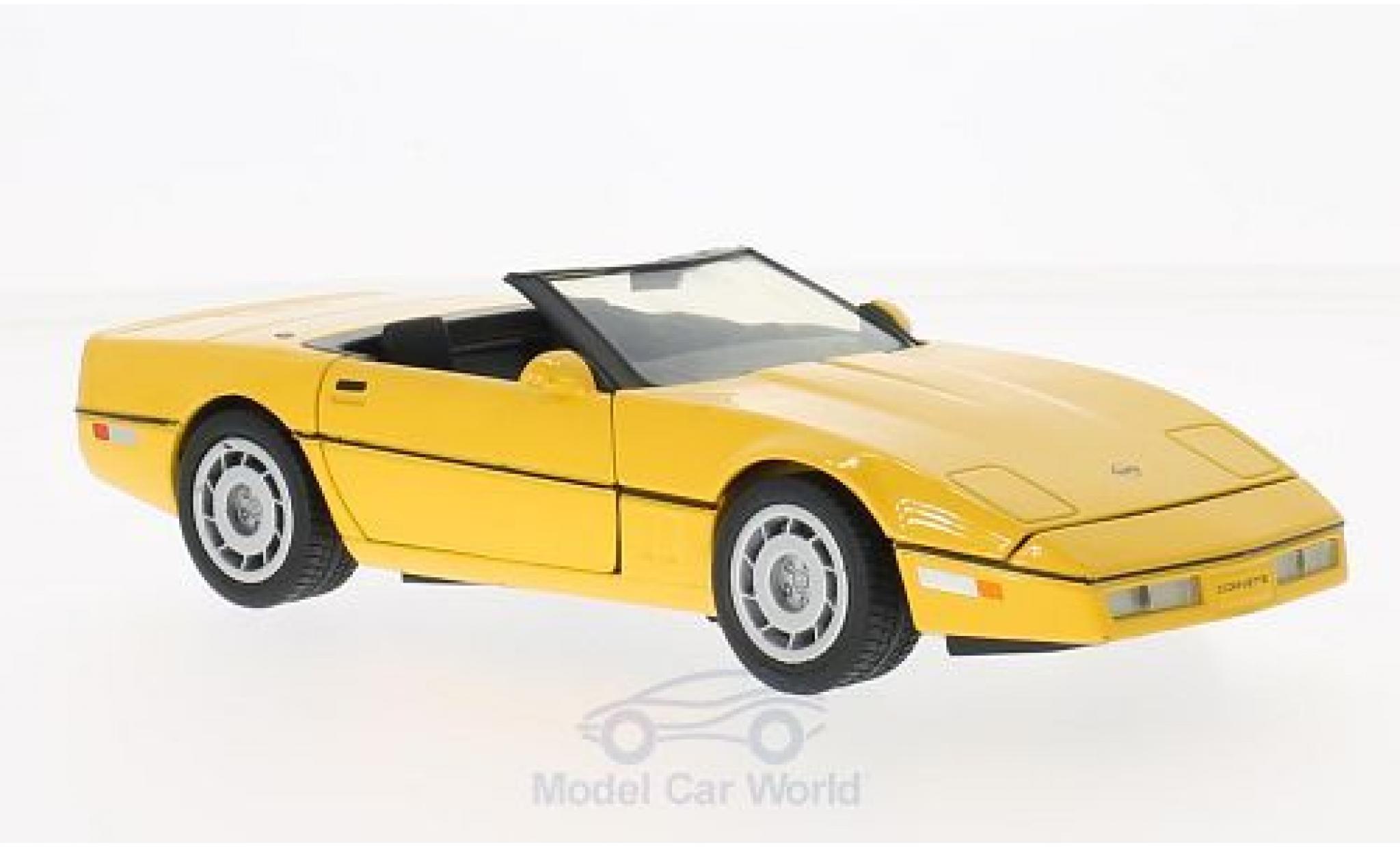 Chevrolet Corvette C4 1/24 Motormax Cabriolet (C4) geel 1986 modelauto