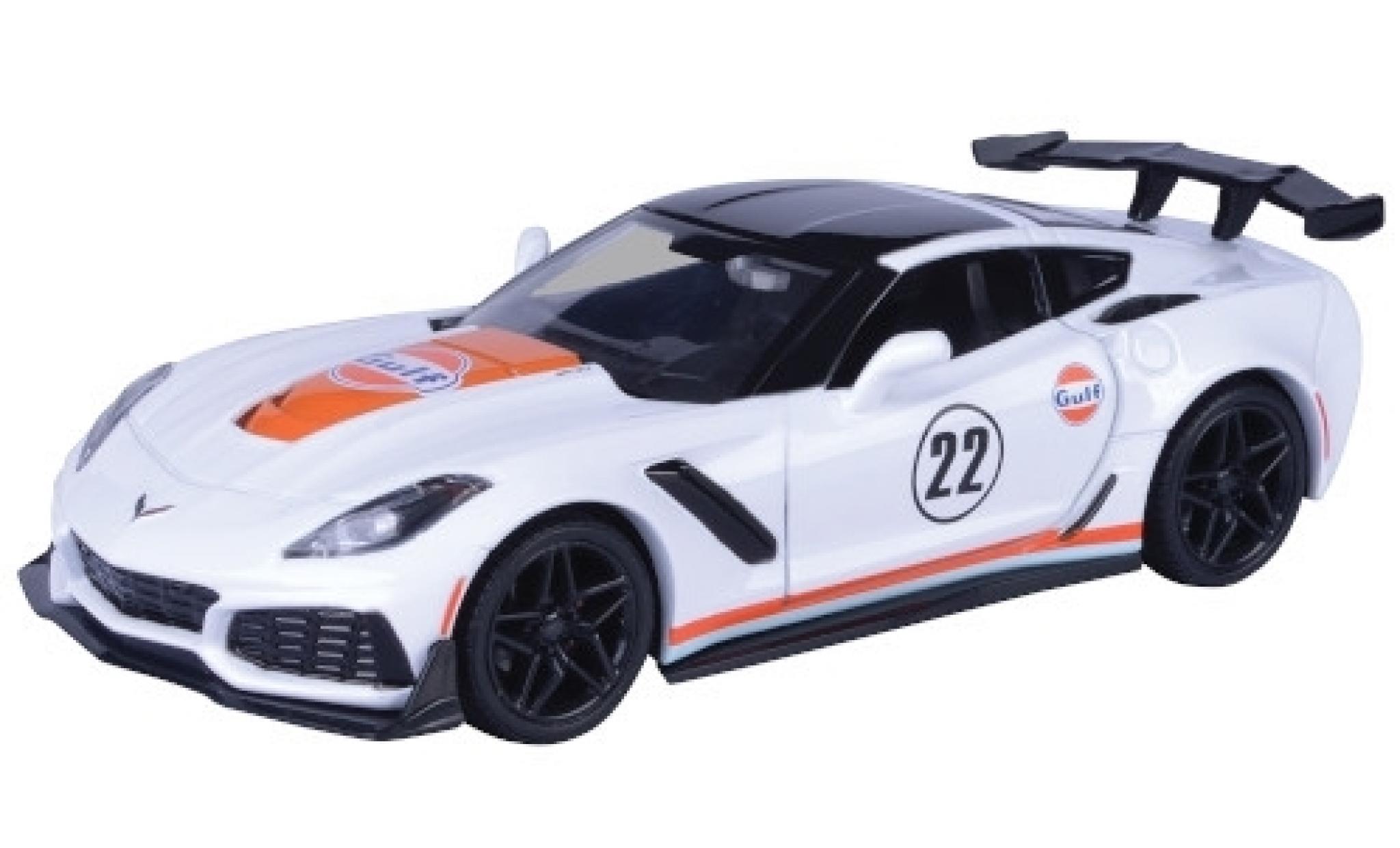 Chevrolet Corvette 1/24 Motormax ZR1 wit Gulf 2019 modelauto