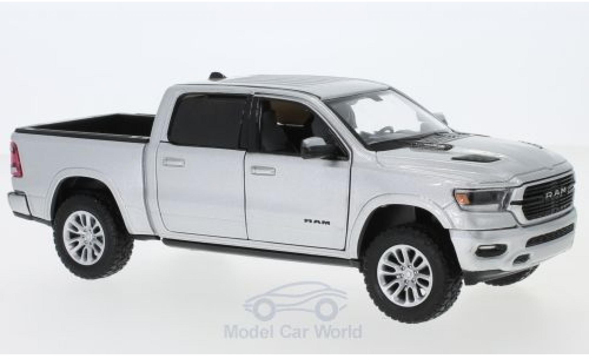 Dodge RAM 1/24 Motormax 1500 Crew Cab Laramie grijs 2019 modelauto