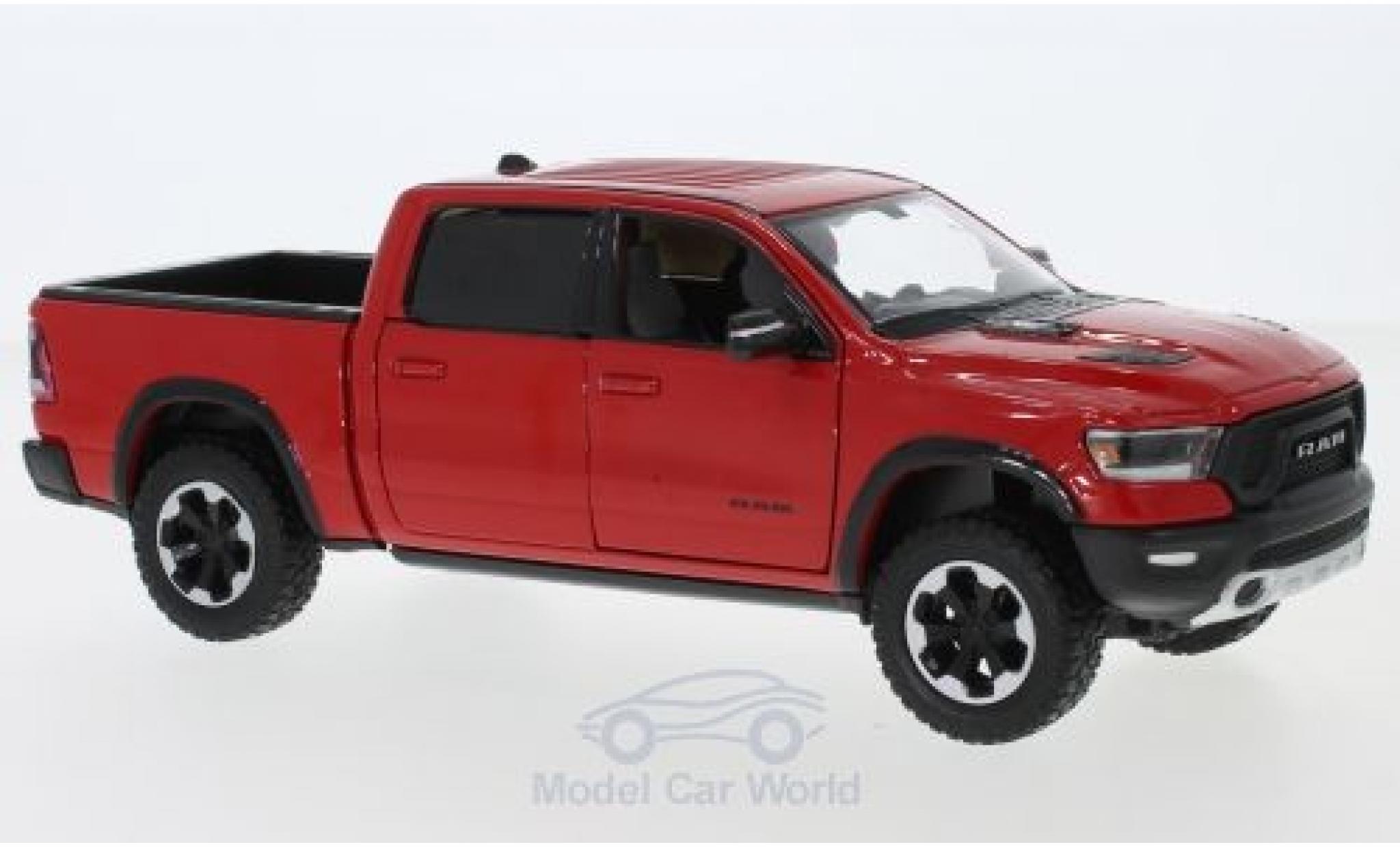 Dodge RAM 1/24 Motormax 1500 Crew Cab Rebel rood 2019 modelauto