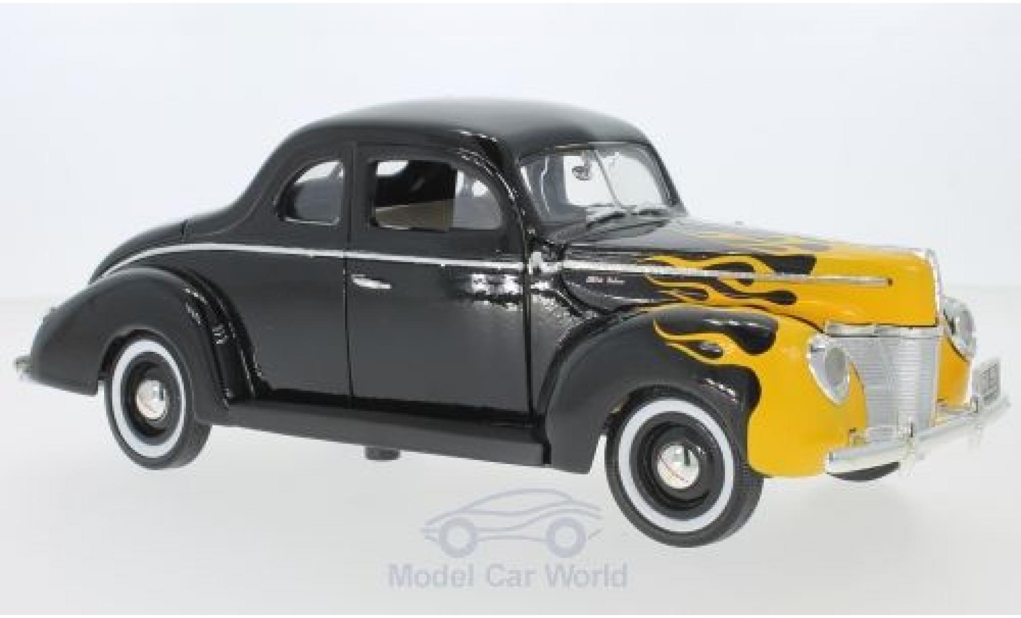 Ford Deluxe 1/18 Motormax zwart/Dekor 1940 modelauto