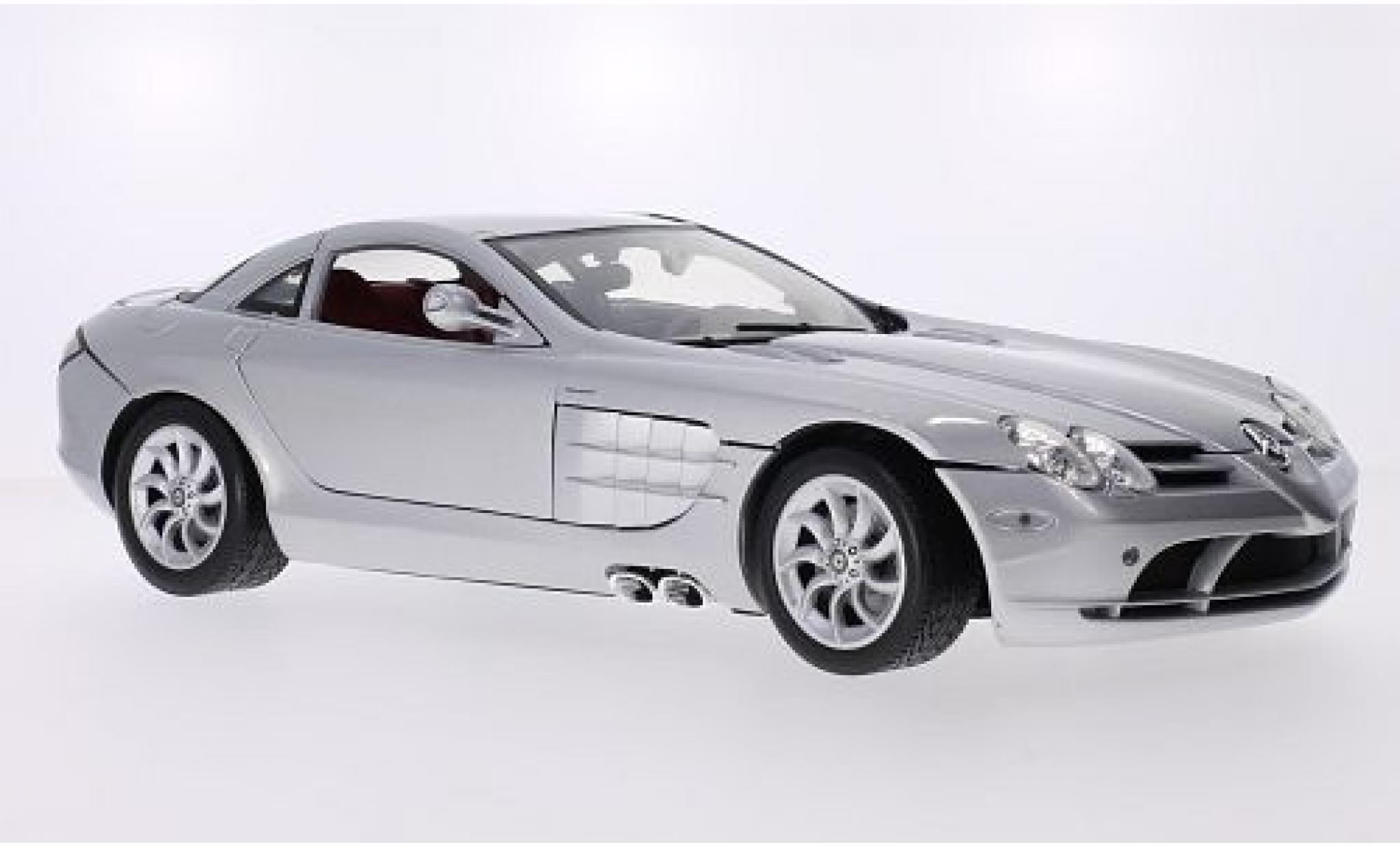 Mercedes CLA 1/12 Motormax McLaren SLR grijs modelauto