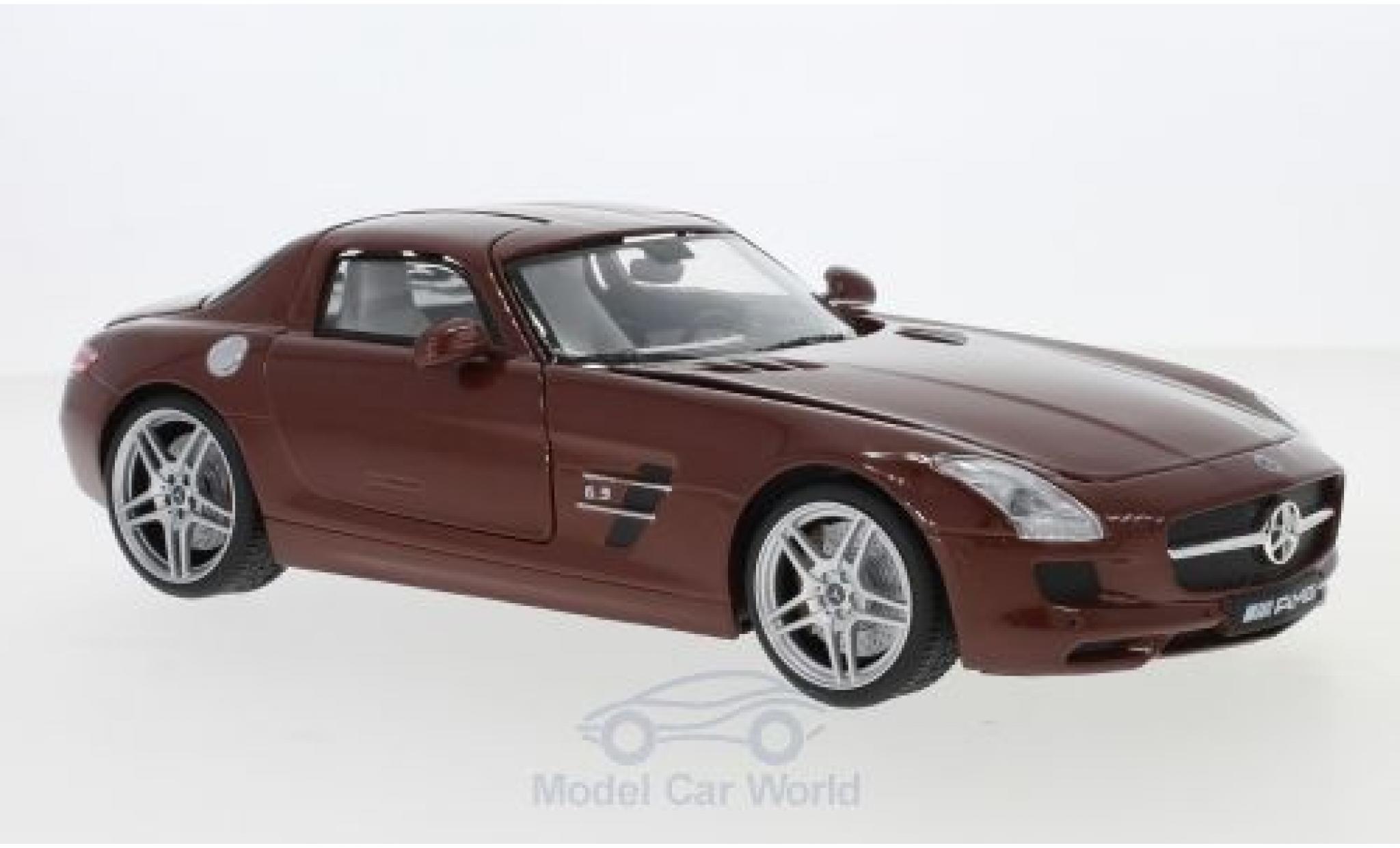 Mercedes SLS 1/18 Motormax AMG (C197) metallic bruin modelauto