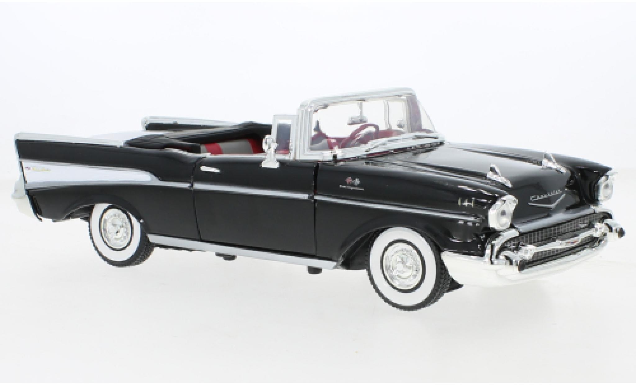 Chevrolet Bel Air 1/18 Motormax Cabriolet zwart/wit James Bond 007 - Dr.No 1957 modelauto