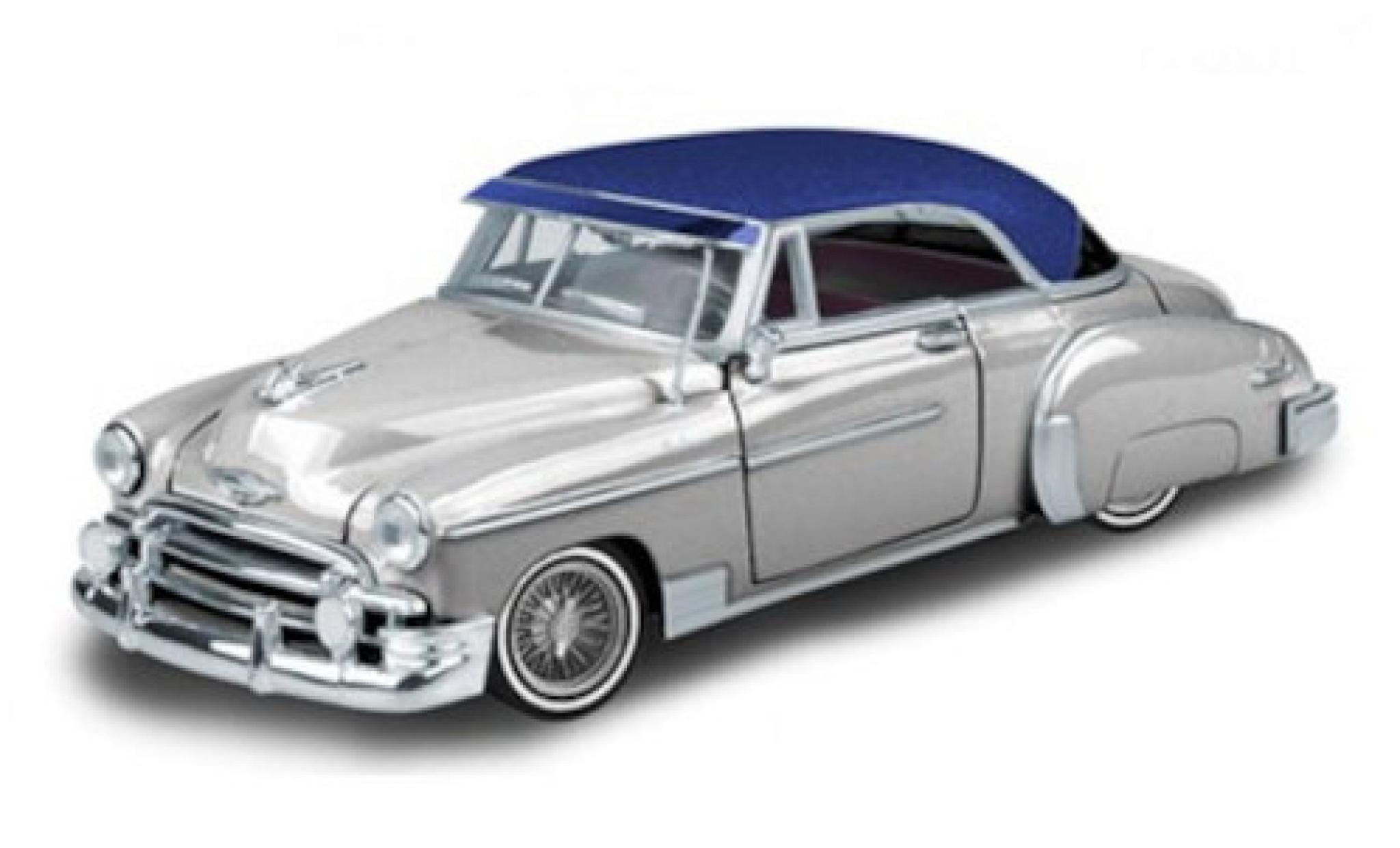 Chevrolet Bel Air 1/24 Motormax grijs/blauw 1950 modelauto