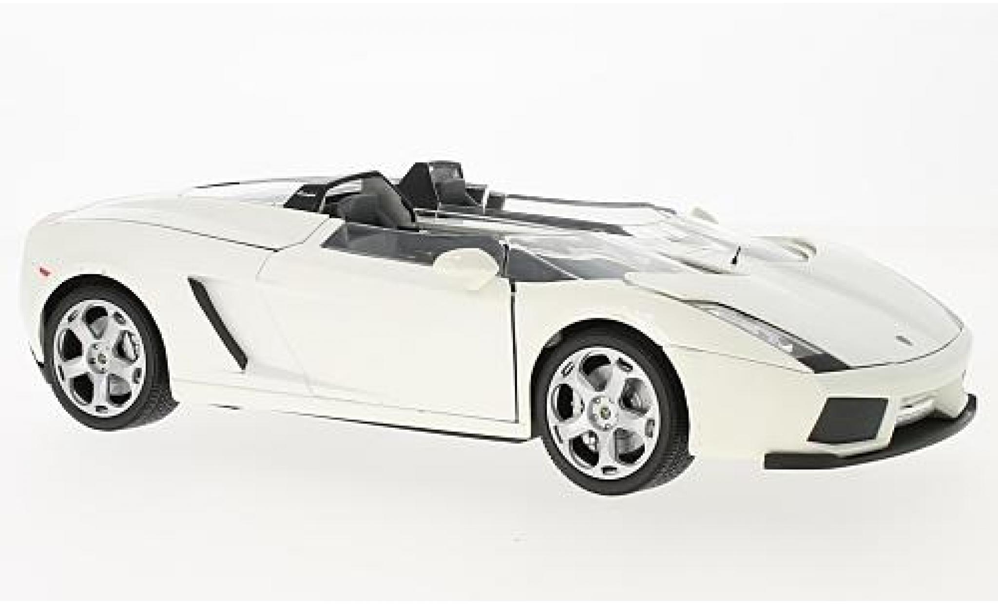 Lamborghini Concept 1/18 Motormax S metallic wit modelauto