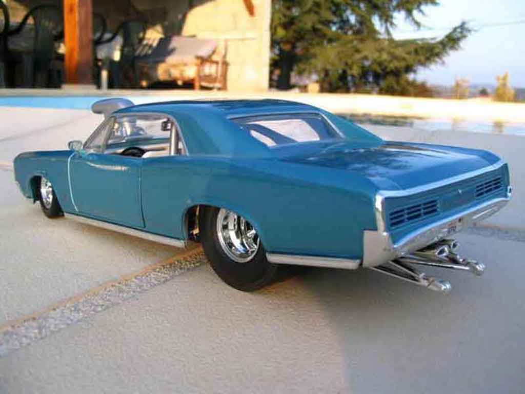 Pontiac GTO 1966 moteur corvette drag 1/18 Hot Wheels