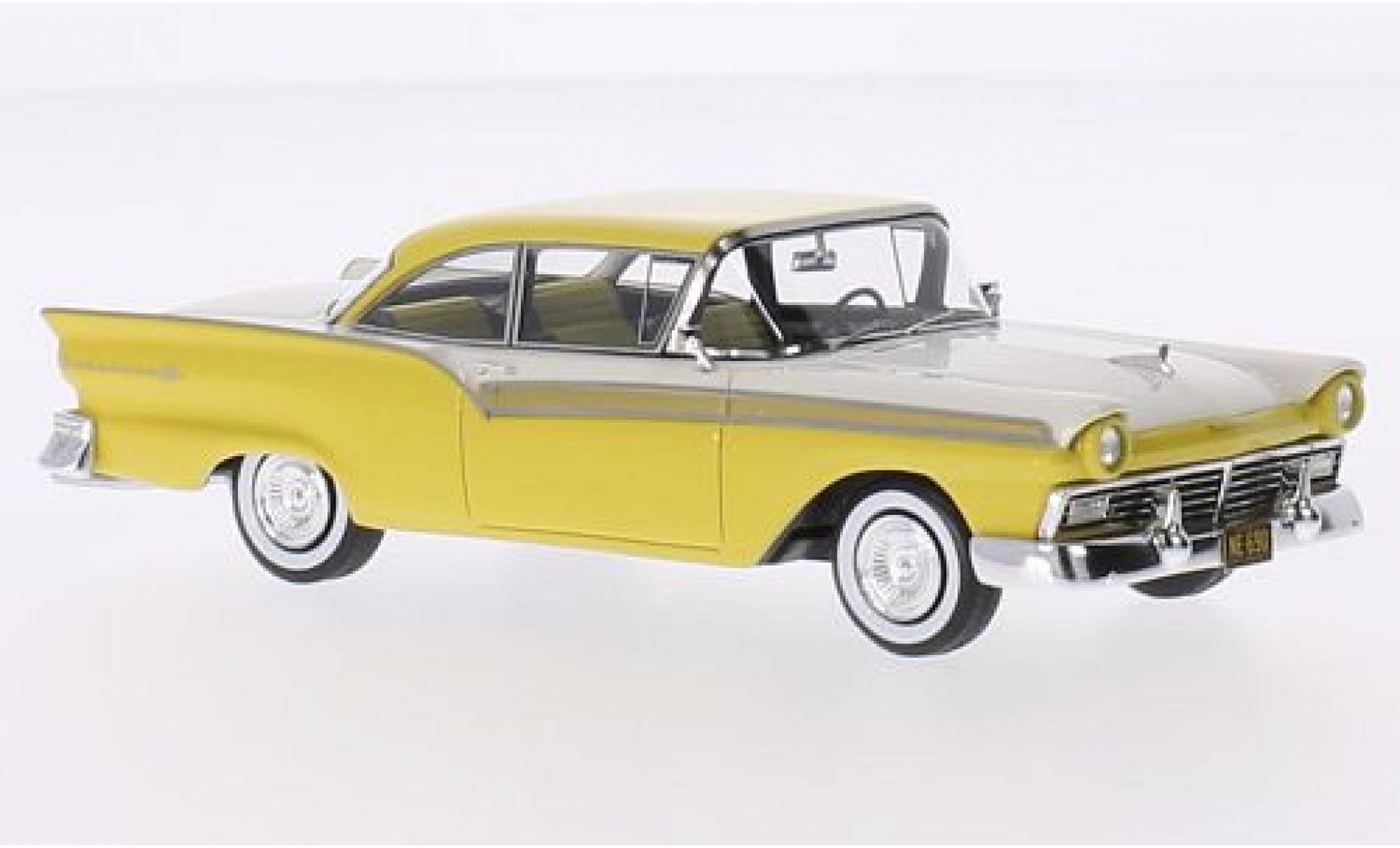 Ford Fairlane 1/43 Neo 500 Hardtop Coupe geel/wit 1957 modelauto