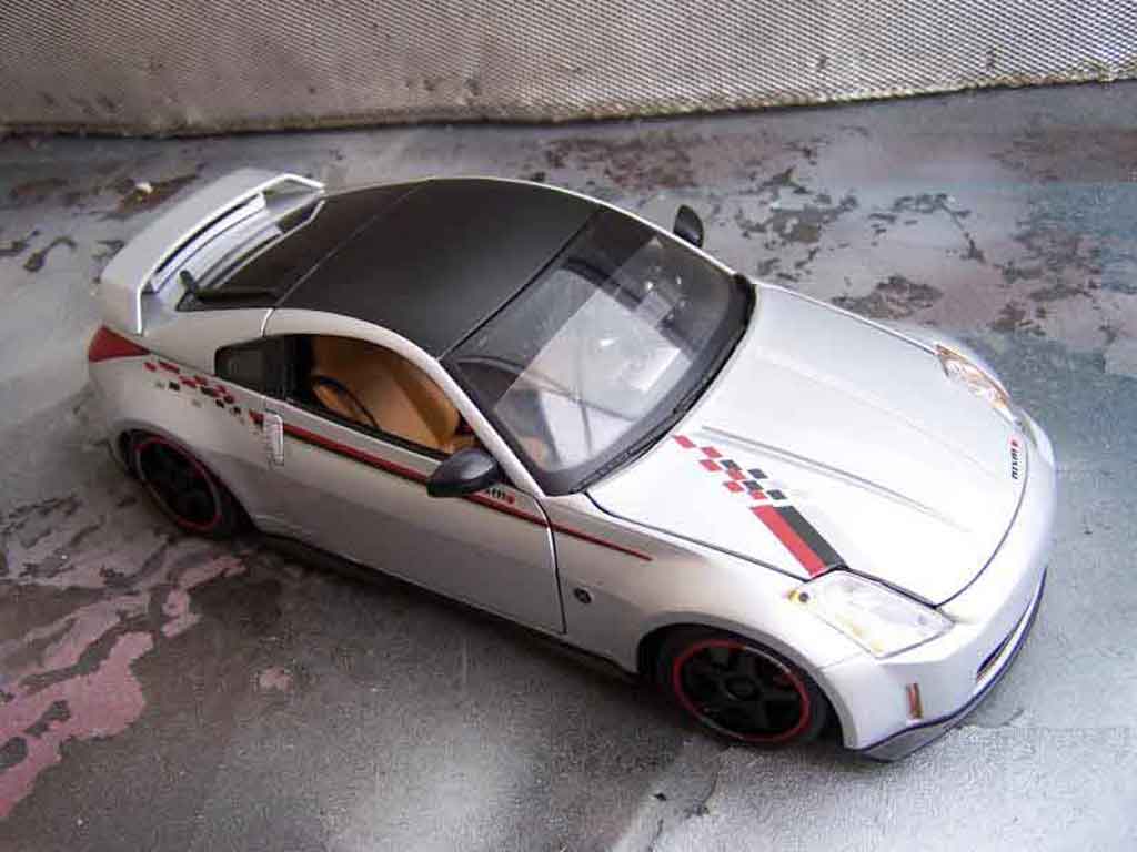 Nissan 350Z Base Nismo s-tune jantes oz 1/18 Autoart
