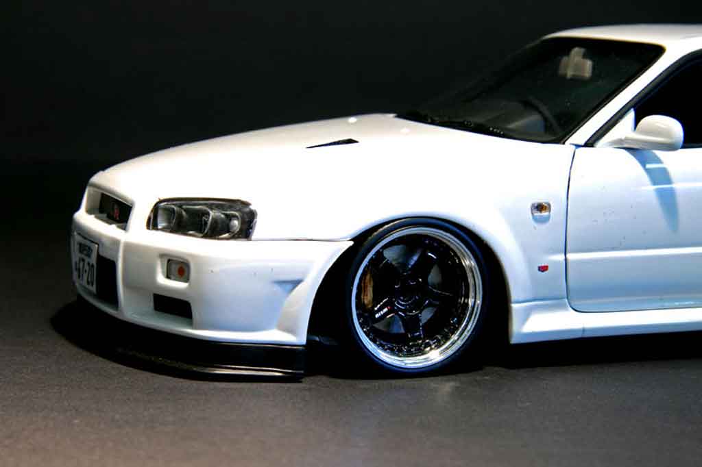 Nissan Skyline R34 blanche gt-r nismo 1/18 Autoart