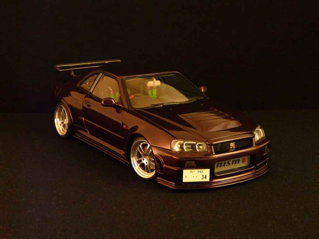 Nissan Skyline R34 z-purple 1/18 Autoart