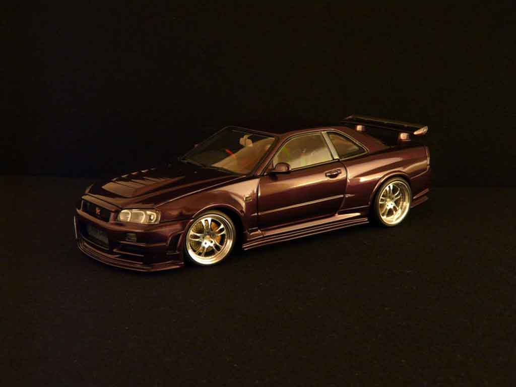 Nissan Skyline R34 1/18 Autoart R34 z-purple modelauto