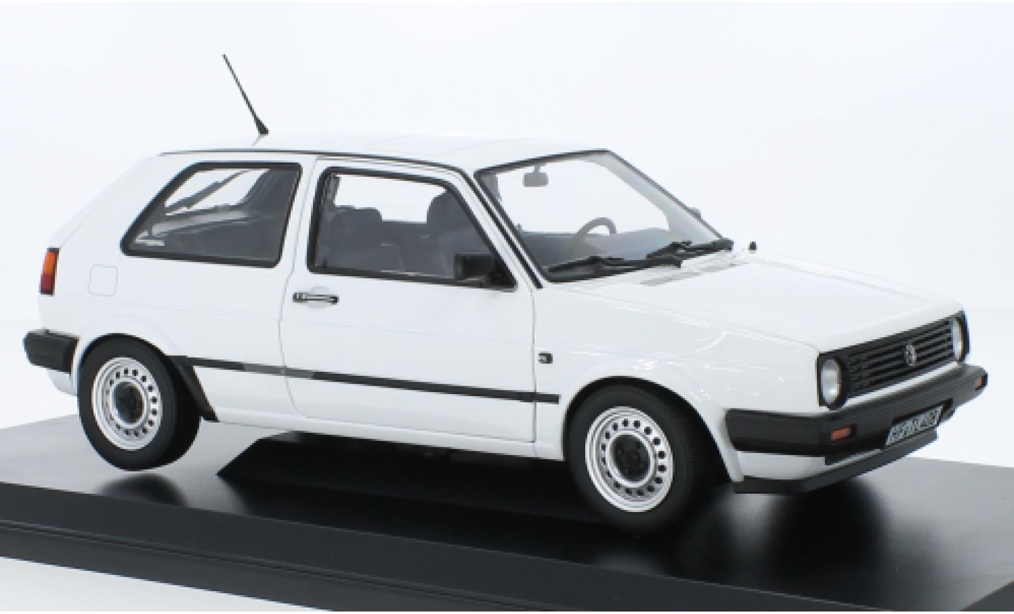 Volkswagen Golf 1/18 Norev II CL wit 1988 modelauto