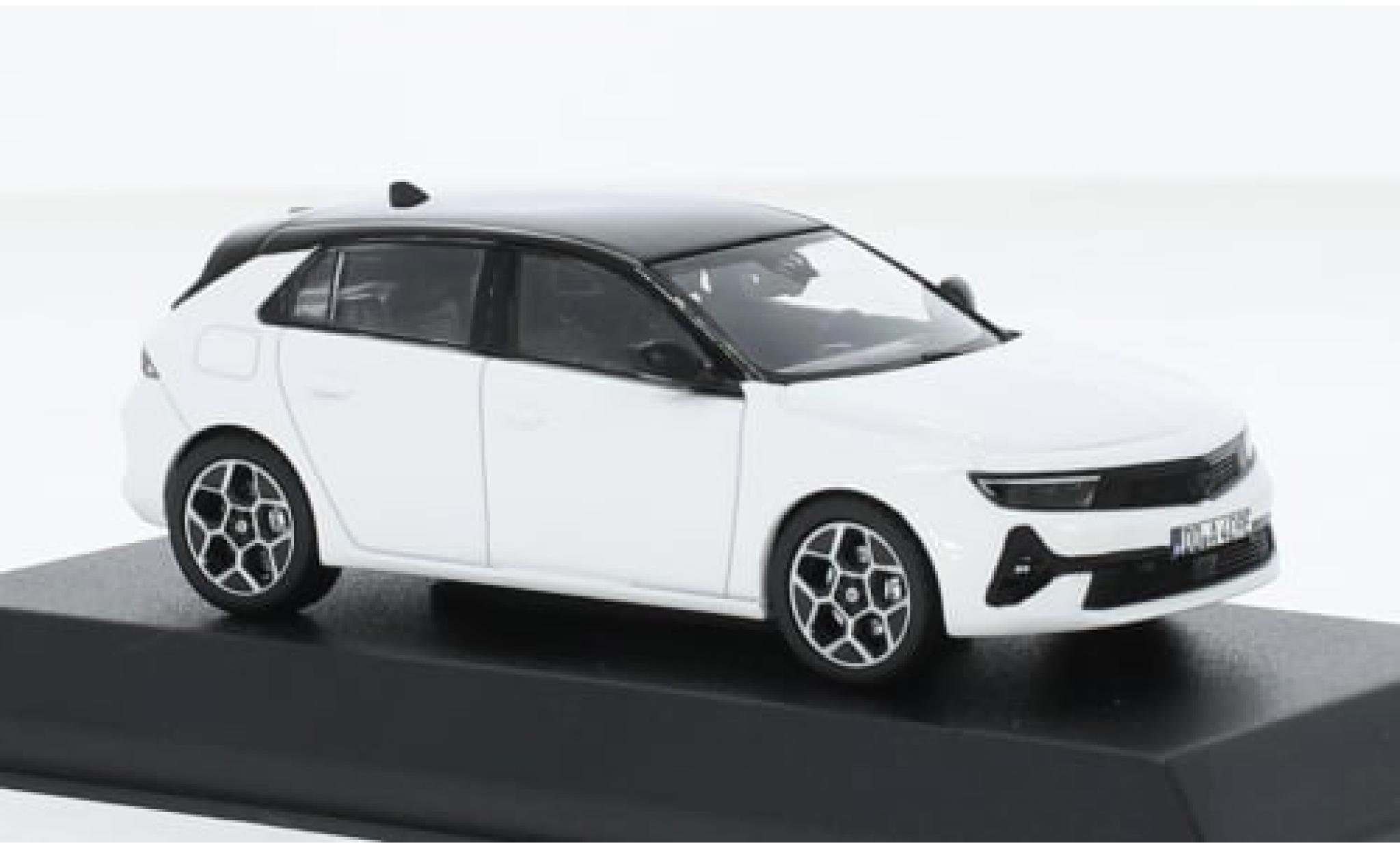 Opel Astra 1/43 Norev L wit/zwart 2022 1:43 modelauto
