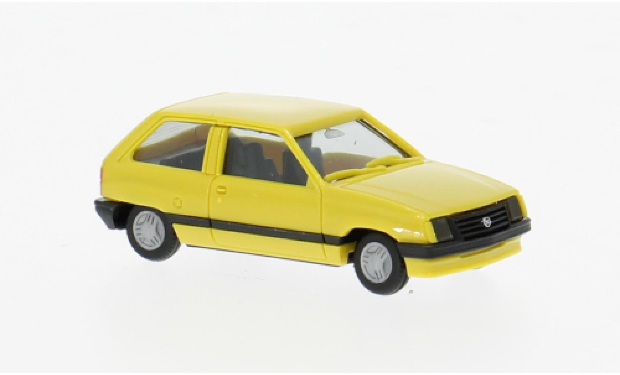Opel Corsa 1/87 Herpa A SR geel 1:87 modelauto